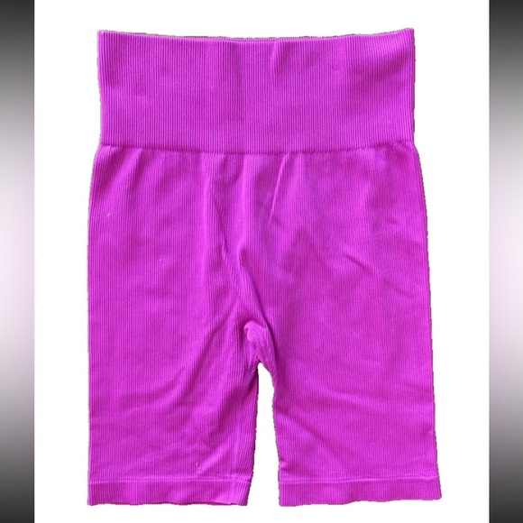 90 Degree Ribbed Vibrant Pink Bike Shorts Medium - Picture 1 of 4